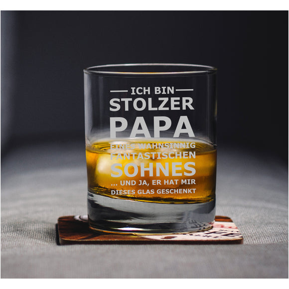 Graviertes Whiskyglas mit Stolzer Papa Sohn Spruch