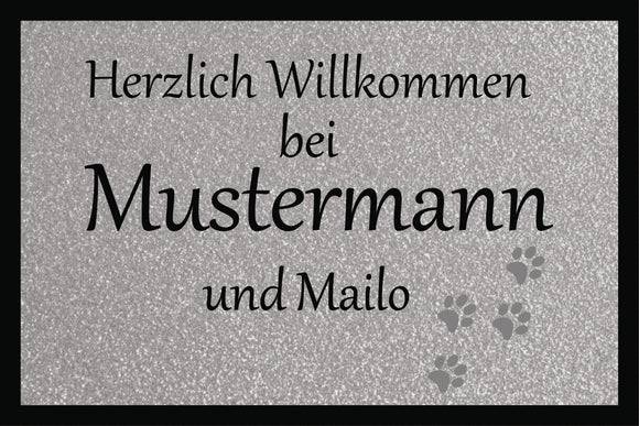 Fußmatte mit Motiv Herzlich Willkommen mit Pfoten personalisiert mit Wunschname