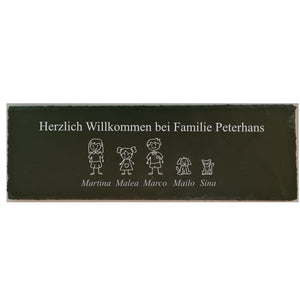 Schiefertafel graviert mit Herzlich Willkommen bei Familie Figuren&nbsp; personalisierbar