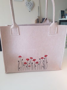 handmade Filztasche Shopper mit roten Mohnblumen bestickt
