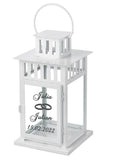 Weiße Laterne mit weißer Gravur zur Hochzeit personalisiert