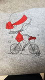 handmade Filztasche Shopper mit Mädchen auf Fahrrad bestickt
