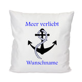 40x40cm Kissen bedruckt mit Meer verliebt, Anker und Wunschname
