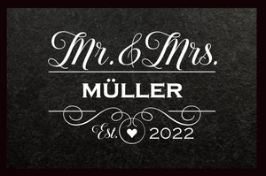 Mr. and Mrs. mit Wunschname und Jahr personalisierte Fussmatte