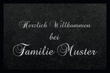 Fußmatte in Schieferoptik mit Herzlich Willkommen bei personalisiert mit Wunschnamen