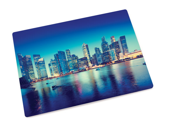Sehr schönses Glas-Schneidebrett mit Skyline Motiven in Blau - 200x285mm