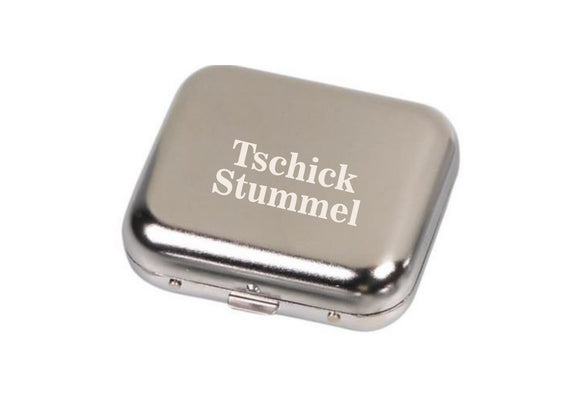 Tschick Stummel graviert auf Taschenaschenbecher rechteckig chrom