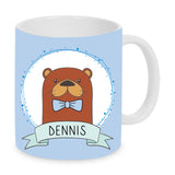 Tasse Weiß bedruckt mit Motiv: Otter im Kreis mit Fliege mit Wunschname. Hintergrund Blau