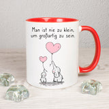 Tasse Weiß/Rot bedruckt mit Spruch: Man ist nie zu klein, um großartig zu sein - Motiv: Elefanten
