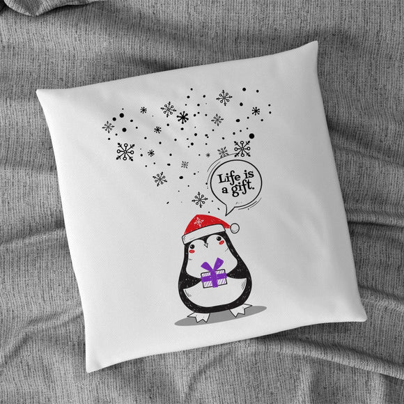 Kuschelkissen mit Reißverschluss Größe: 40x40cm bedruckt mit süßem Pinguin mit Geschenk und Schneeflocken