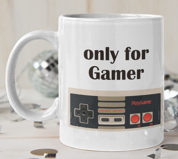 weisse Tasse bedruckt mit: only for gamer controller