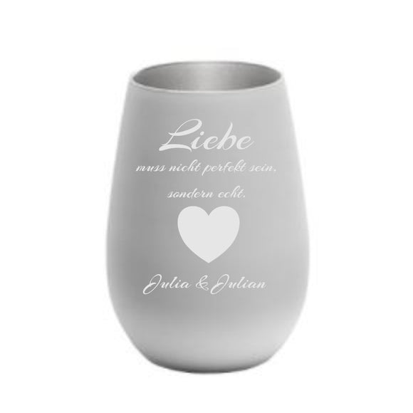 Liebe muß nicht perfekt sein, sondern echt - mit Namen graviert - Windlicht Glas weiss-silber